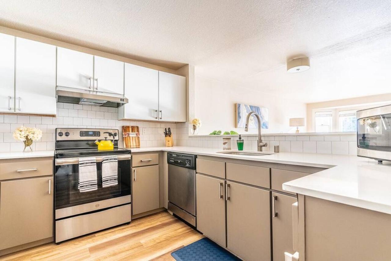 Modern And Spacious Apartment- Gym, Wifi, Free Parking Seattle Luaran gambar
