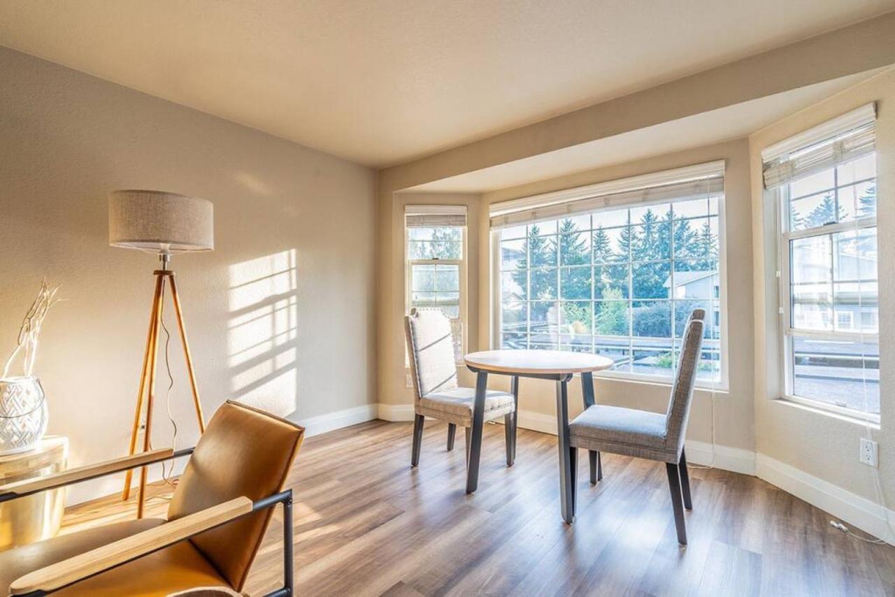 Modern And Spacious Apartment- Gym, Wifi, Free Parking Seattle Luaran gambar
