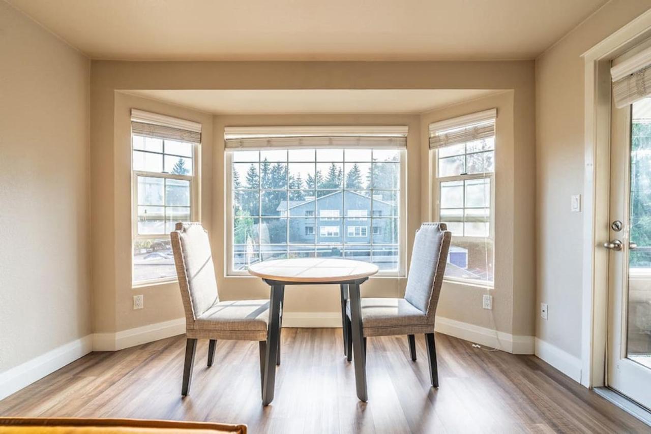 Modern And Spacious Apartment- Gym, Wifi, Free Parking Seattle Luaran gambar