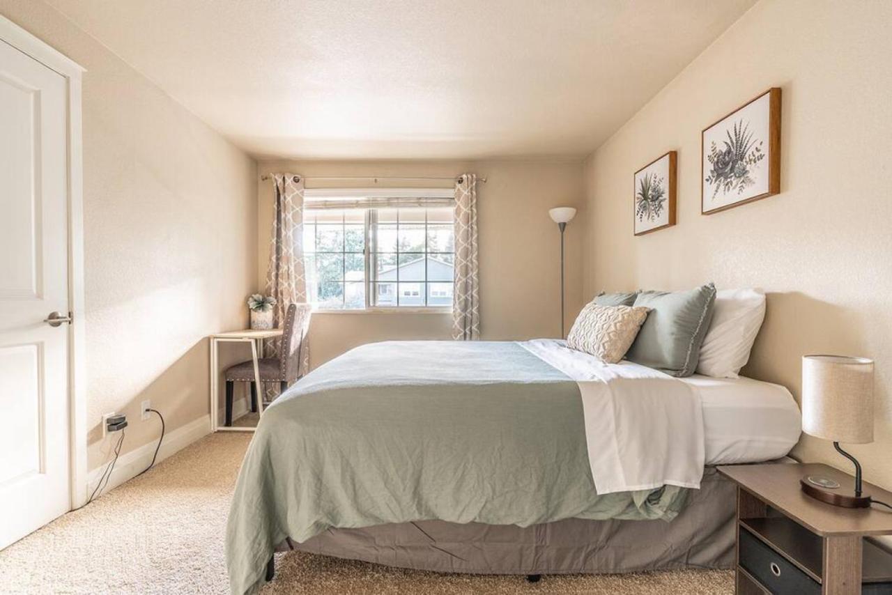 Modern And Spacious Apartment- Gym, Wifi, Free Parking Seattle Luaran gambar
