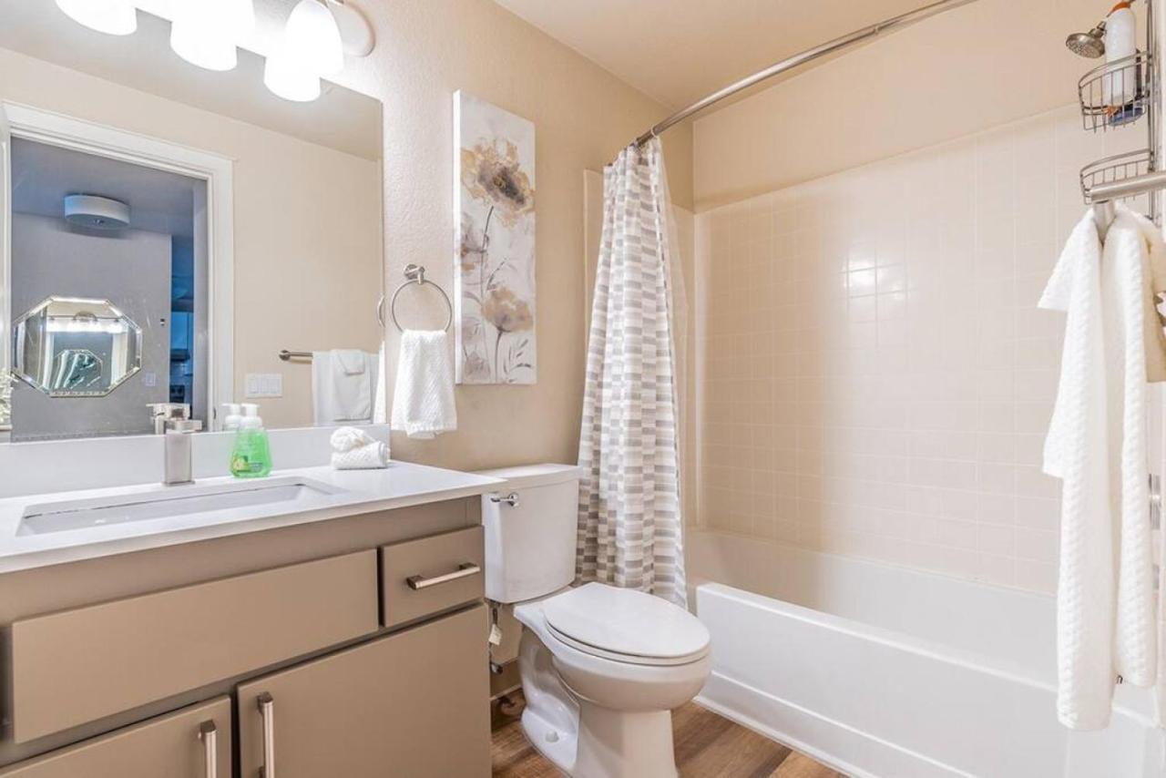 Modern And Spacious Apartment- Gym, Wifi, Free Parking Seattle Luaran gambar