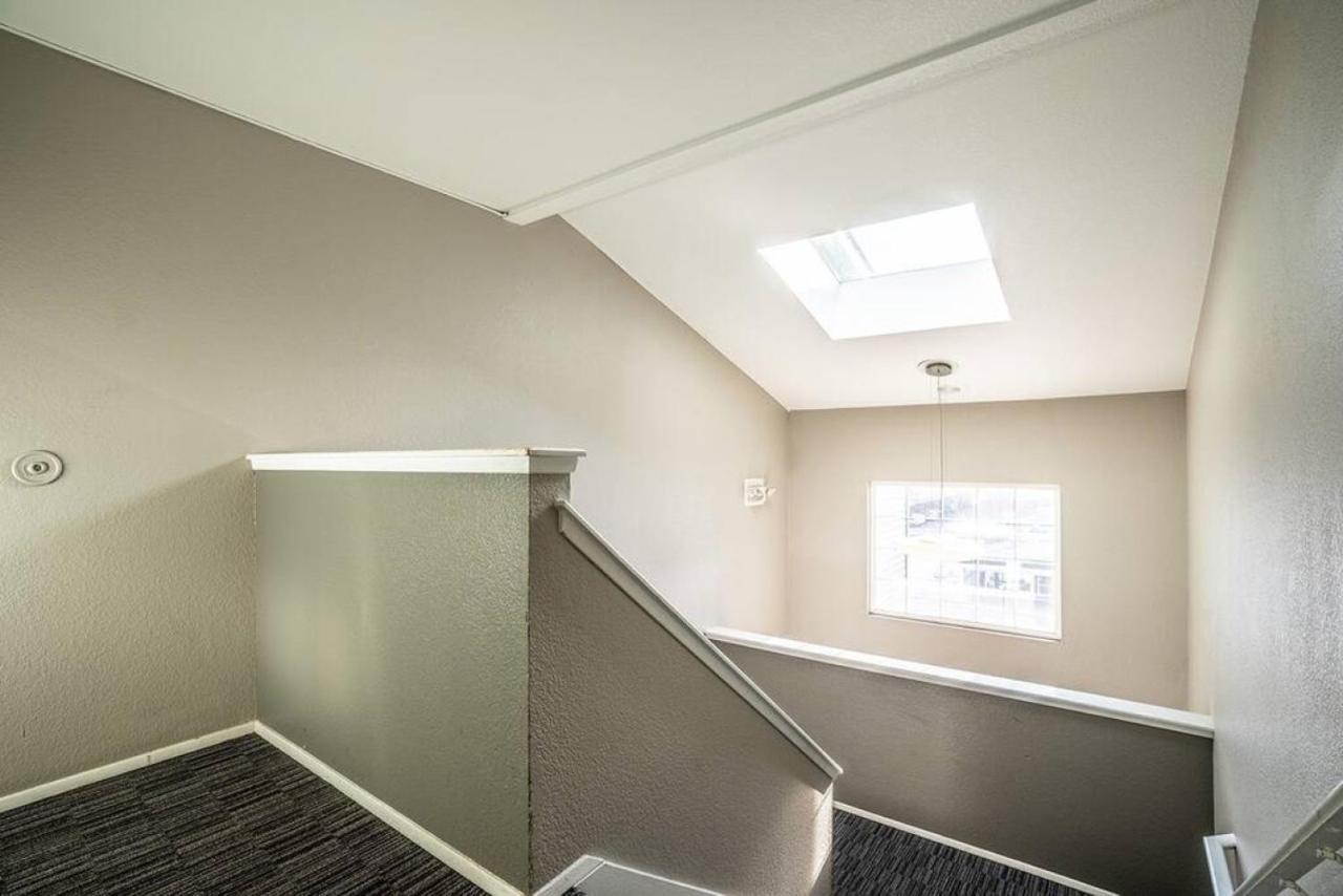 Modern And Spacious Apartment- Gym, Wifi, Free Parking Seattle Luaran gambar