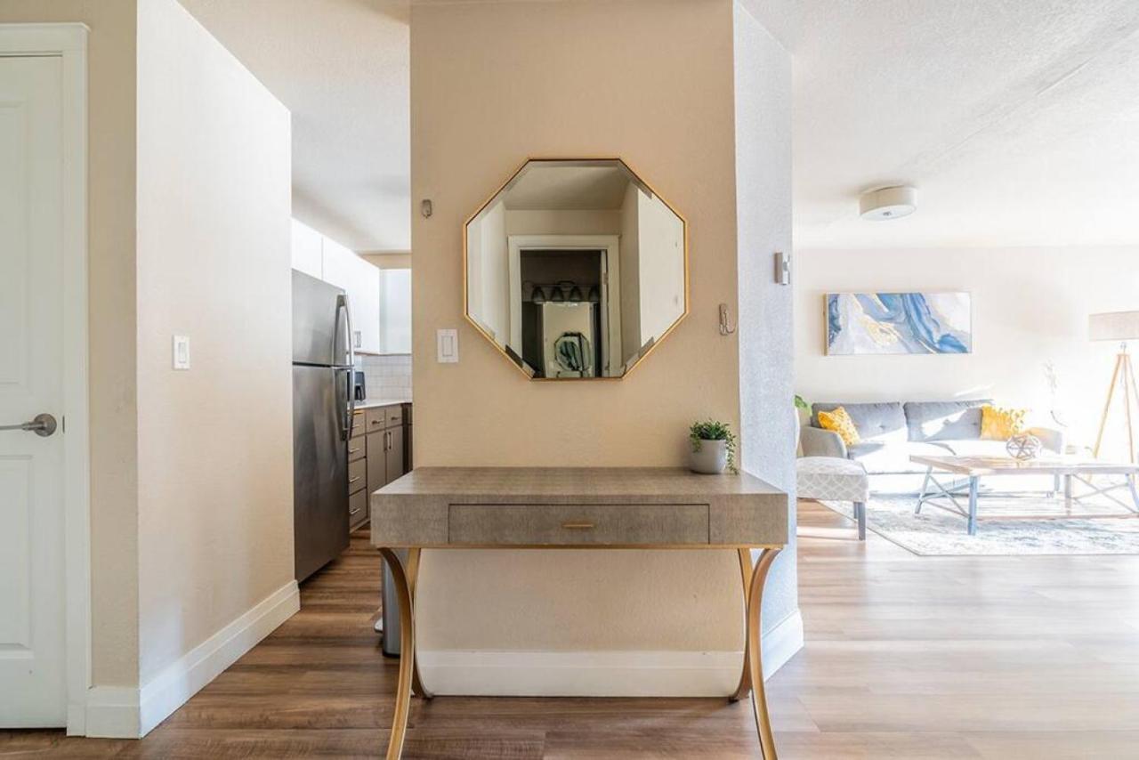 Modern And Spacious Apartment- Gym, Wifi, Free Parking Seattle Luaran gambar